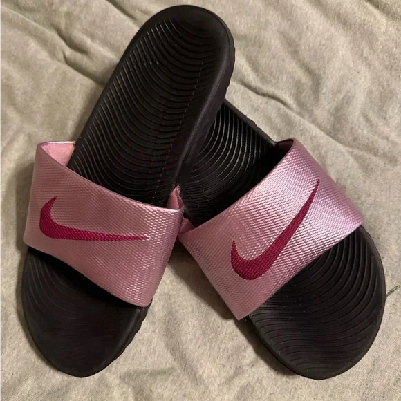 Nike Women's Sandals in Pink and Black - Picture 2 of 2